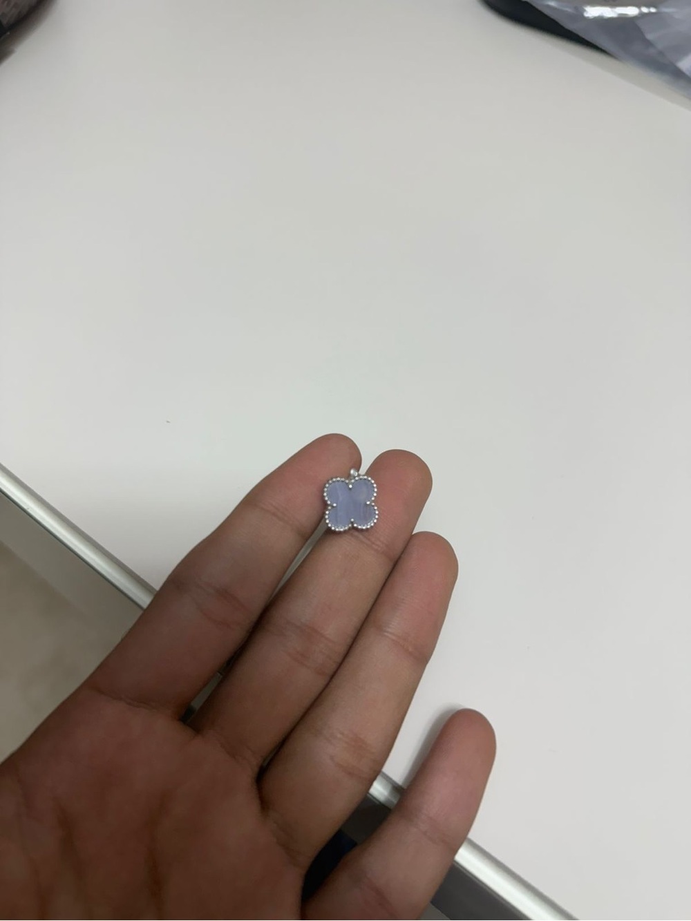 Van Cleef & Arpels chalcedony Clover Stud Earrings - Picture 13 of 15